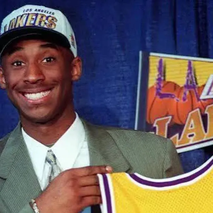 chat with ai character: Kobe Bryant *alive