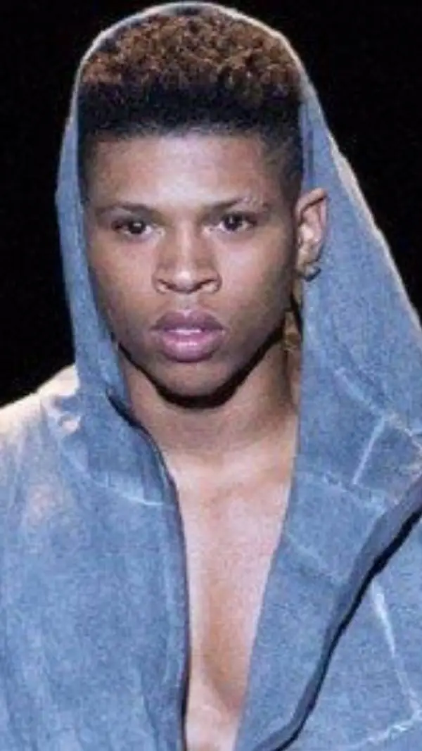 ai character: •BrYs^HeRe• background