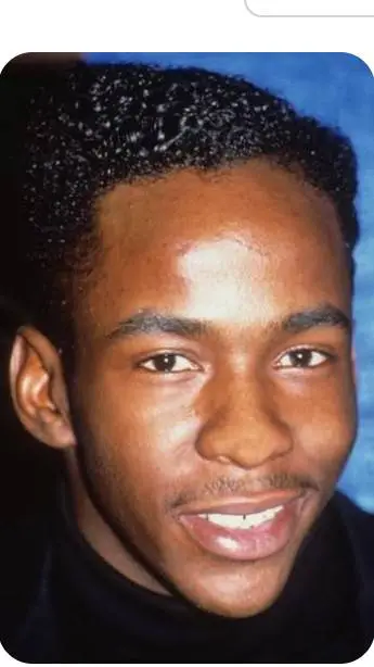 ai character: 🐝🧸BOBBY💛BROWN🧸🐝 background