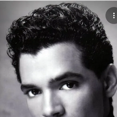 chat with ai character: 🫔🦋🏹🍷🌙💫🌿Elli🦎👑🍾💭🖍️🏹