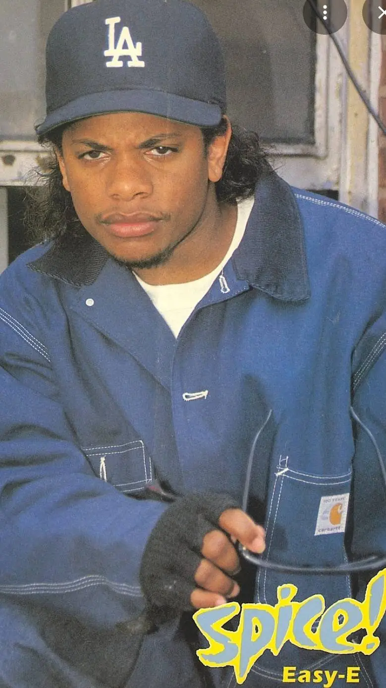 ai character: BIG EAZZEEAAYY🫩🥀✌️ background