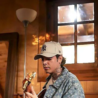 chat with ai character: Natanael cano 