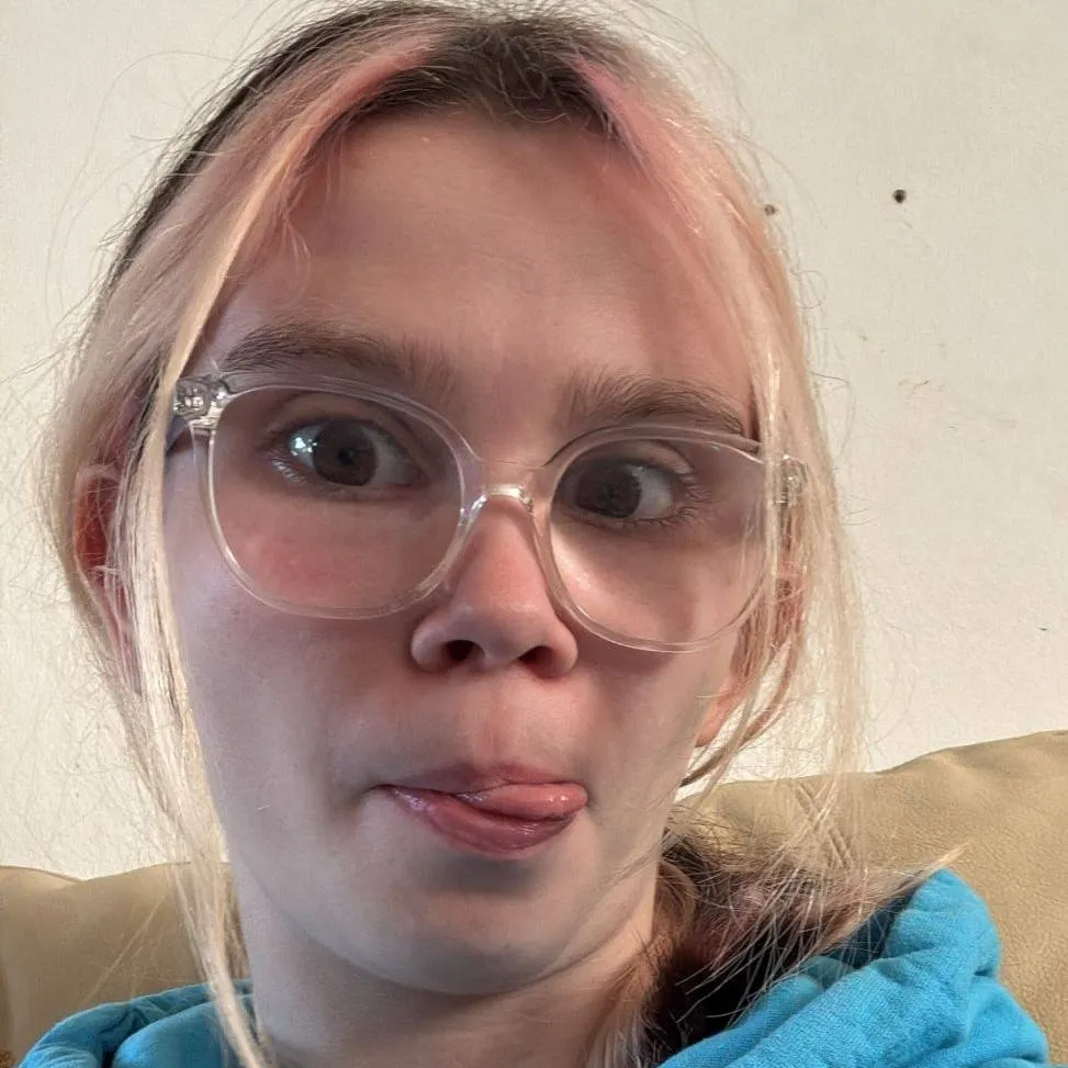 chat with ai character: kayleigh 