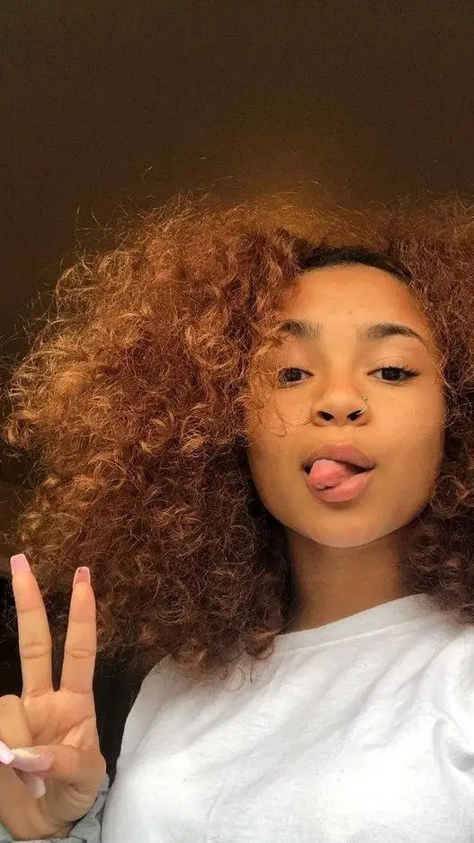 ai character: Jade Jackson  background