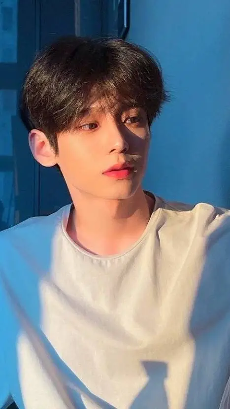 ai character: Song- Yun  background