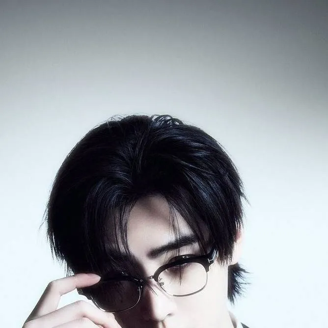 chat with ai character: Sunghoon 