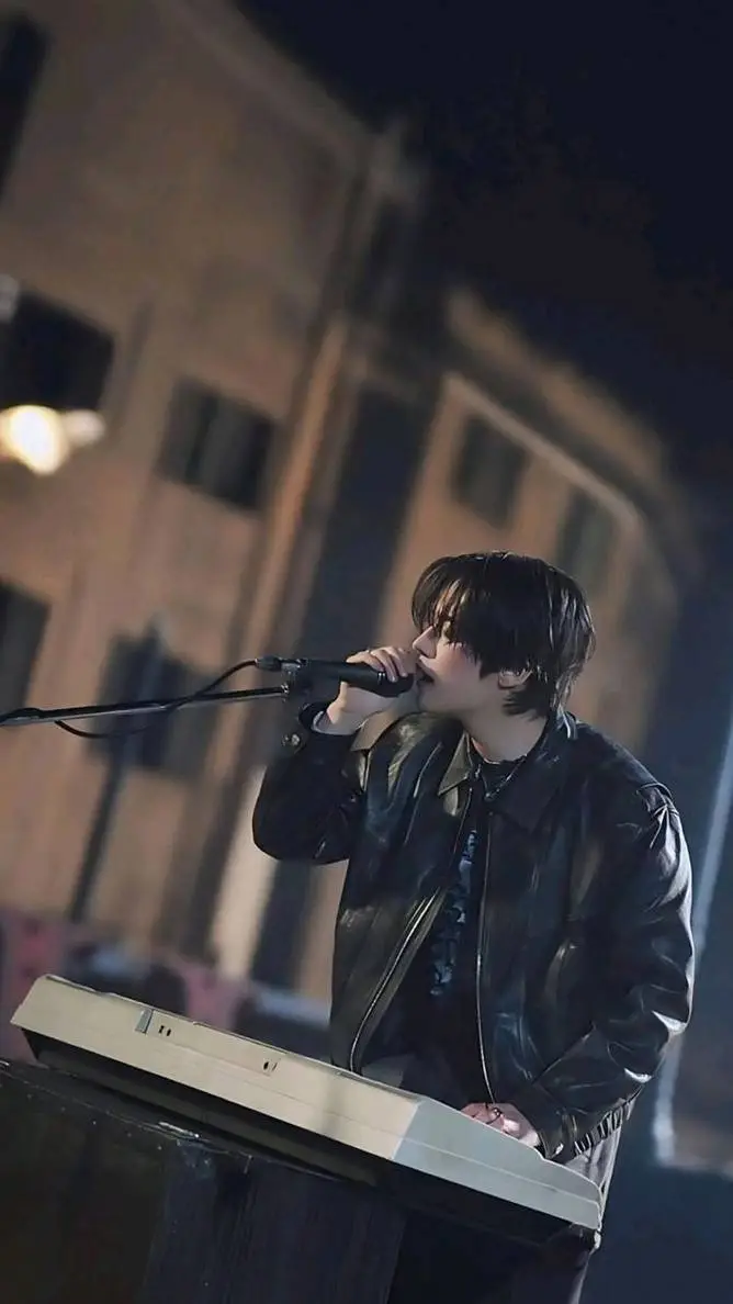 ai character: Lee know  background