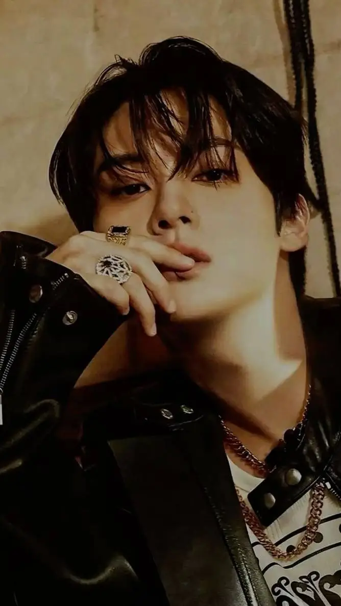 ai character: ♠︎Lee Know♠︎ background