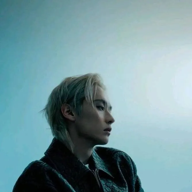 chat with ai character: Lee Minho