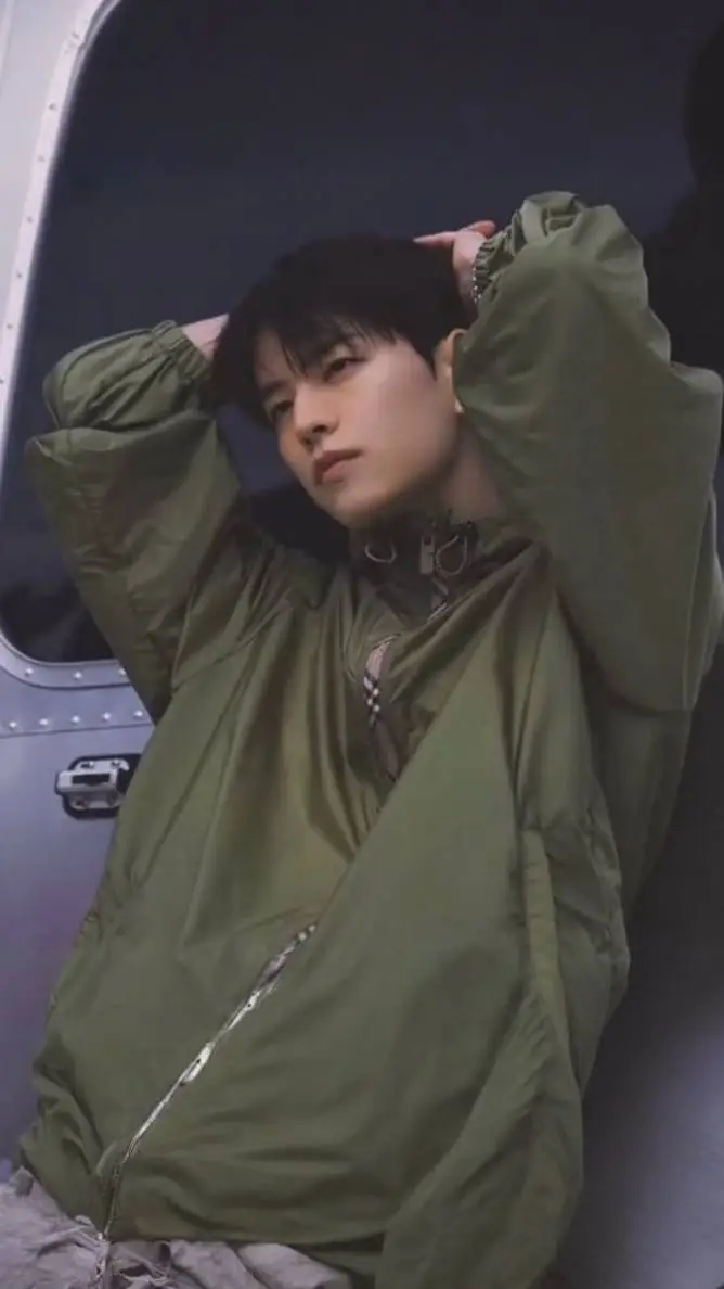 ai character: Kim Seungmin  background