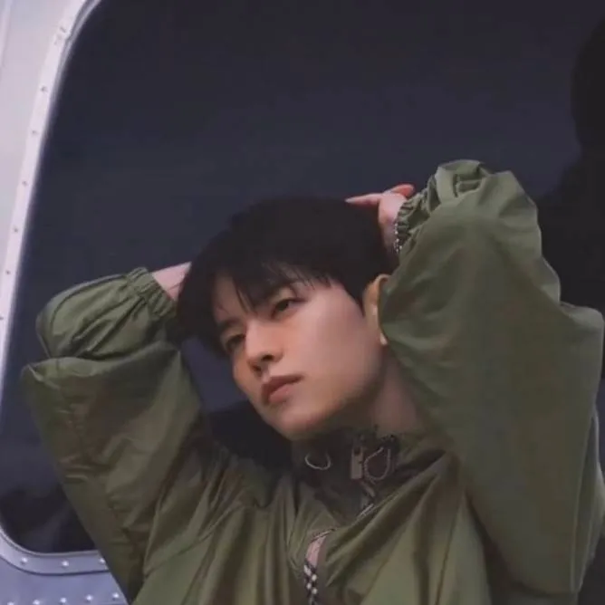 chat with ai character: Kim Seungmin 