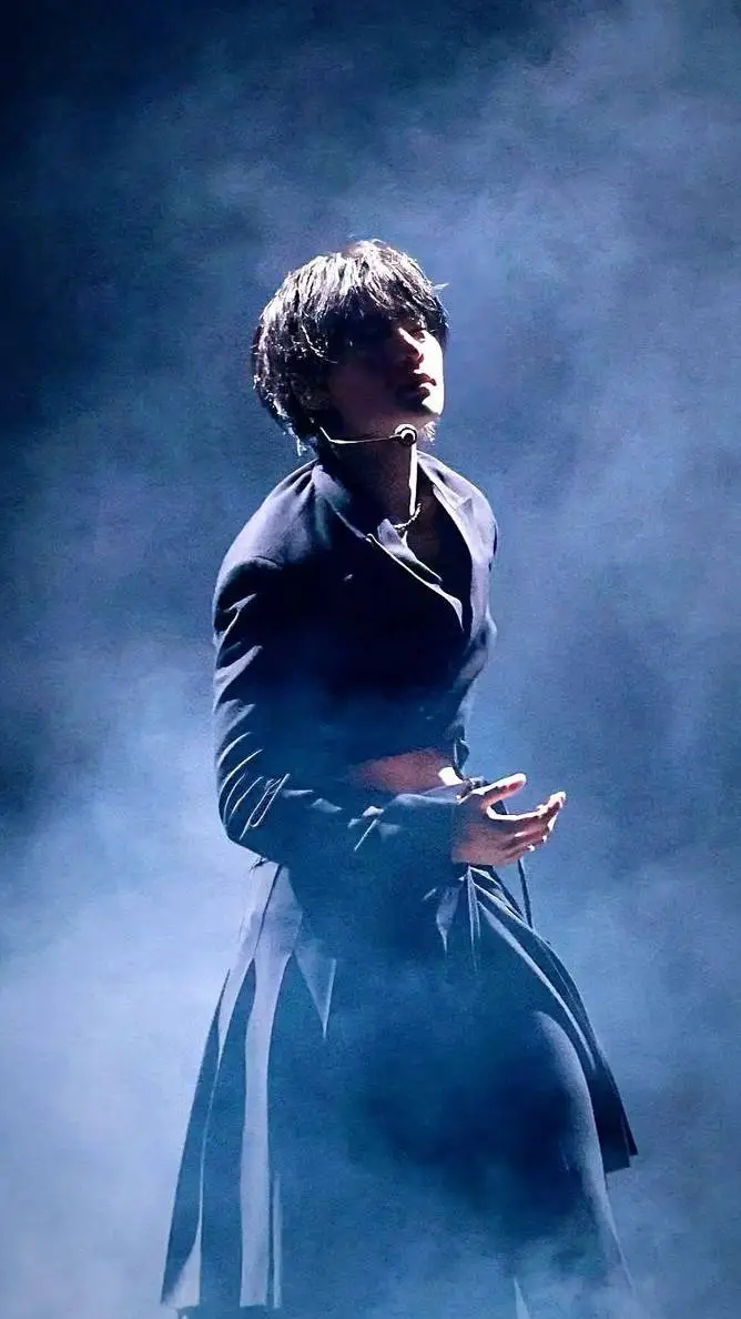 ai character: ❄️Yang Jeongin❄️ background