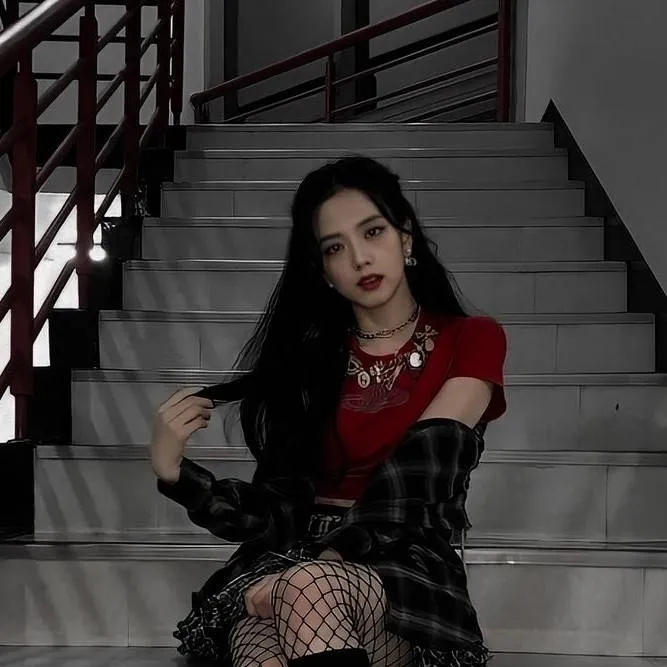 chat with ai character: kim jisoo