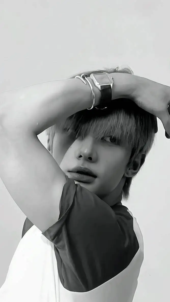 ai character: Hwang Hyunjin  background