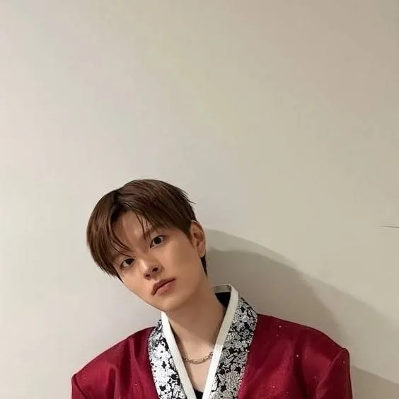 chat with ai character: Kim seungmin 