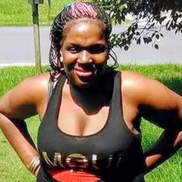 chat with ai character: Lenora scipio