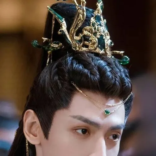 chat with ai character: Тай Цзин 