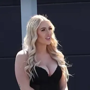 chat with ai character: Mistress