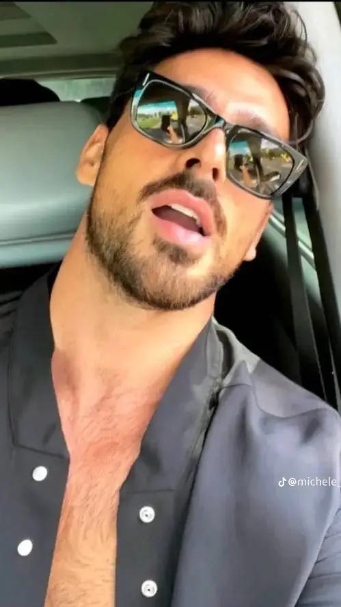 ai character: Massimo background