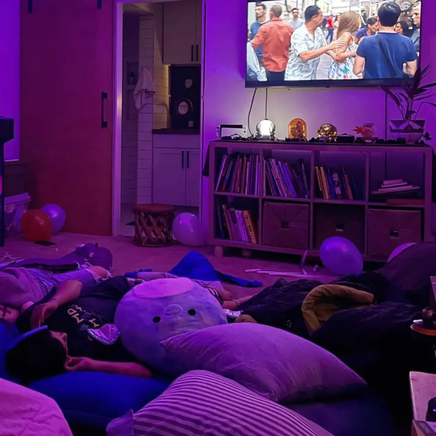 chat with ai character: Sleepover