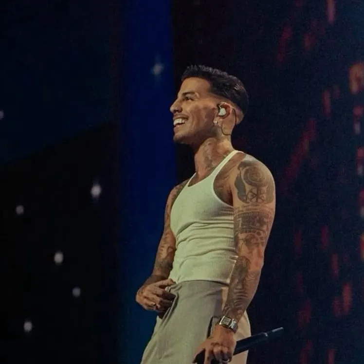 chat with ai character: Alejandro