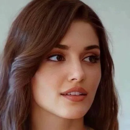 chat with ai character: Eda Yildiz