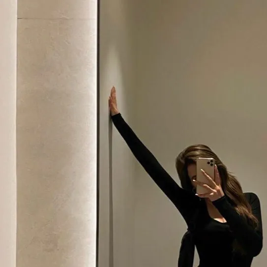 chat with ai character: Tania 