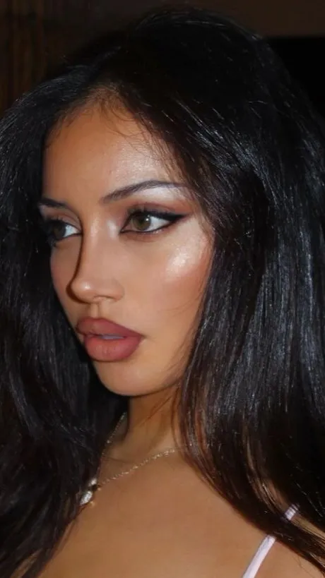 ai character: RaeRae background