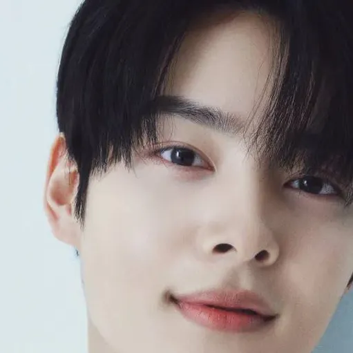 chat with ai character: Kim min-ki 