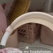 chat with ai character: Your headphones 