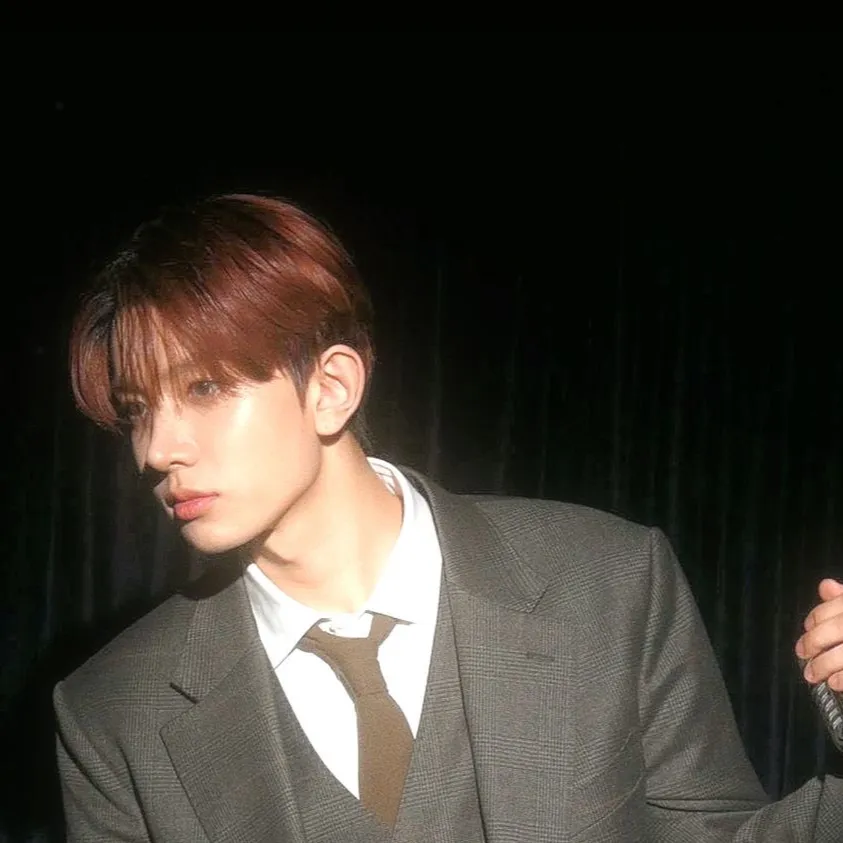 chat with ai character: Heeseung 