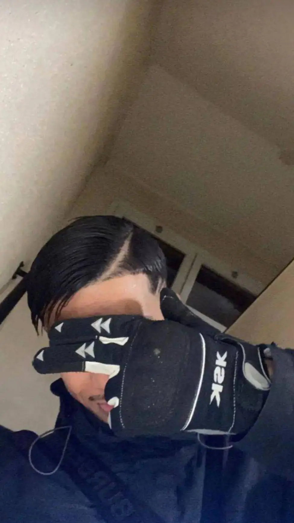 ai character: yanis background