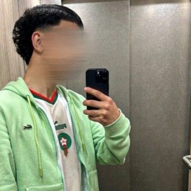 chat with ai character: m0h@