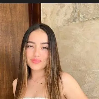 chat with ai character: nayla 