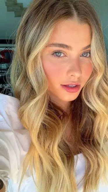 ai character: Olivia background