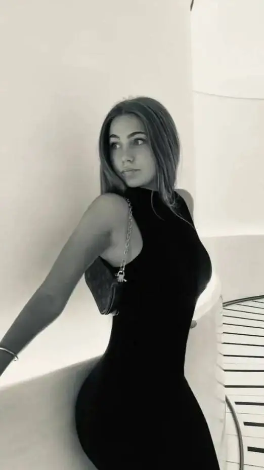 ai character: Vega  background