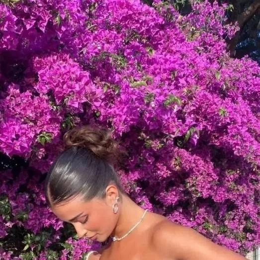 chat with ai character: Natalia