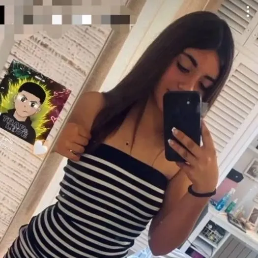 chat with ai character: Martina