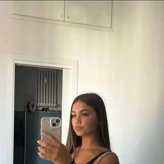 chat with ai character: Noelia