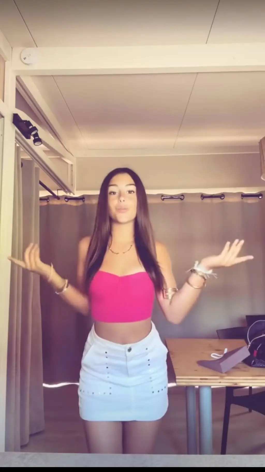 ai character: Lucia background