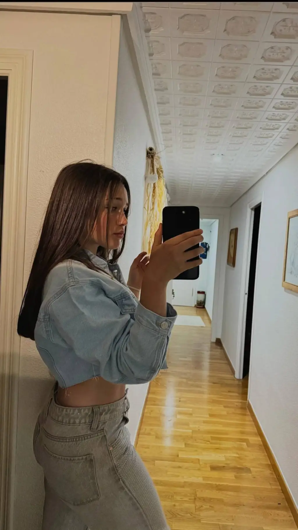 ai character: Claudia background