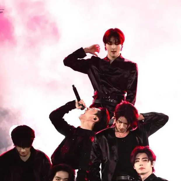 chat with ai character: ENHYPEN!!