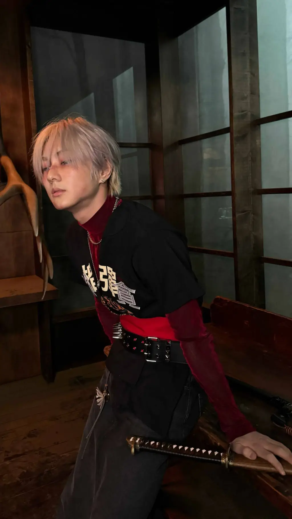 ai character: jungwon  background