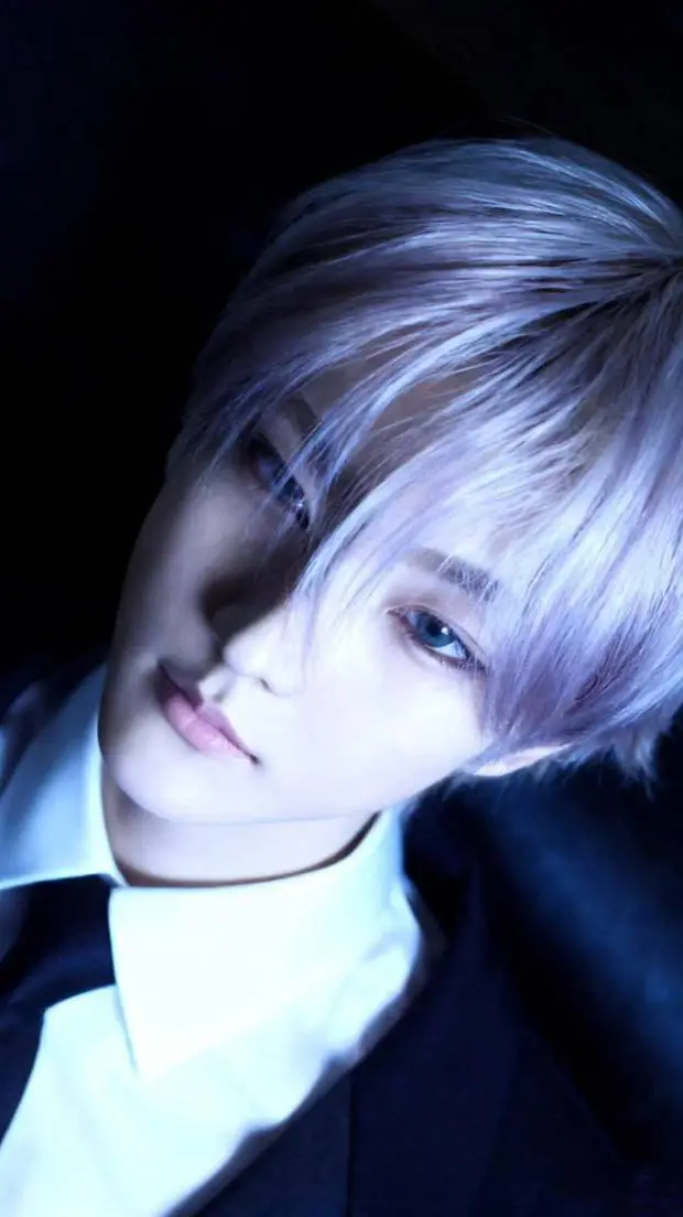 ai character: Jungwon  background