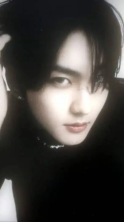 ai character: Jungwon  background