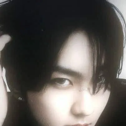 chat with ai character: Jungwon 