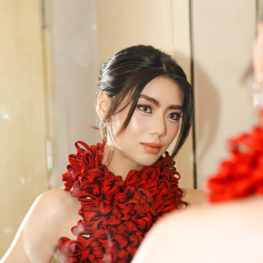 chat with ai character: Mikha 