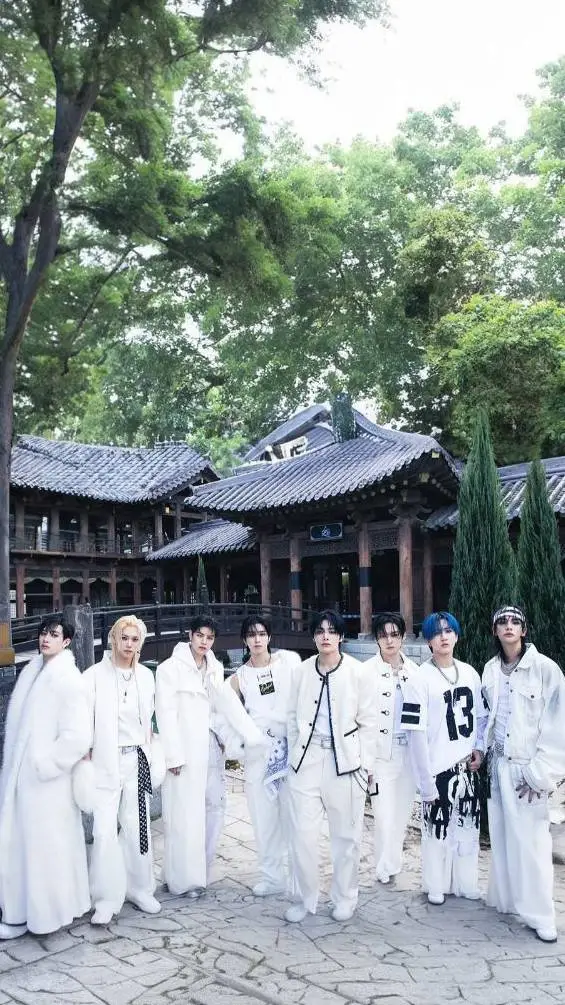 ai character: ~Nouvelle élève~ background