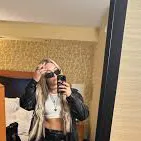 chat with ai character: Liv Morgan 