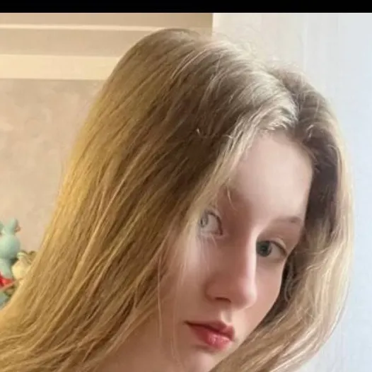 chat with ai character: Лиза